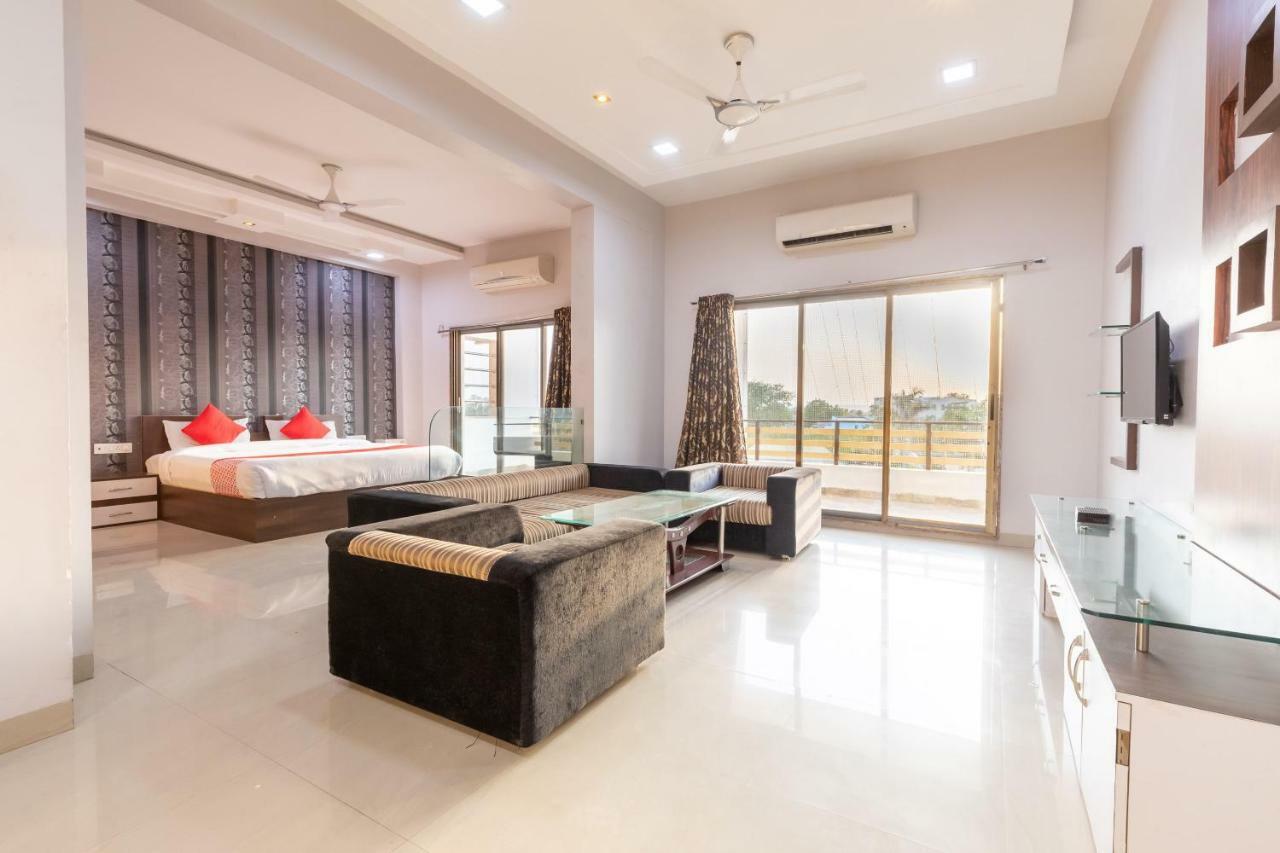 Oyo 42910 Hotel Rudra Palace Ratlām Pokój zdjęcie