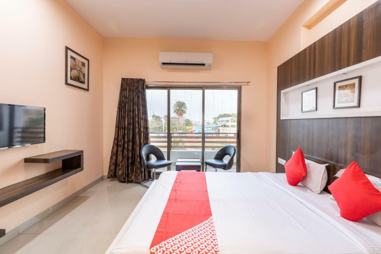 Oyo 42910 Hotel Rudra Palace Ratlām Zewnętrze zdjęcie