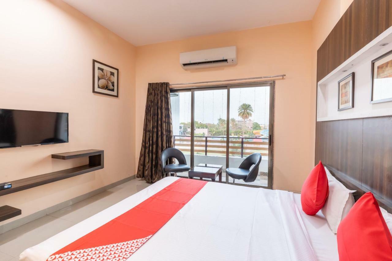 Oyo 42910 Hotel Rudra Palace Ratlām Zewnętrze zdjęcie