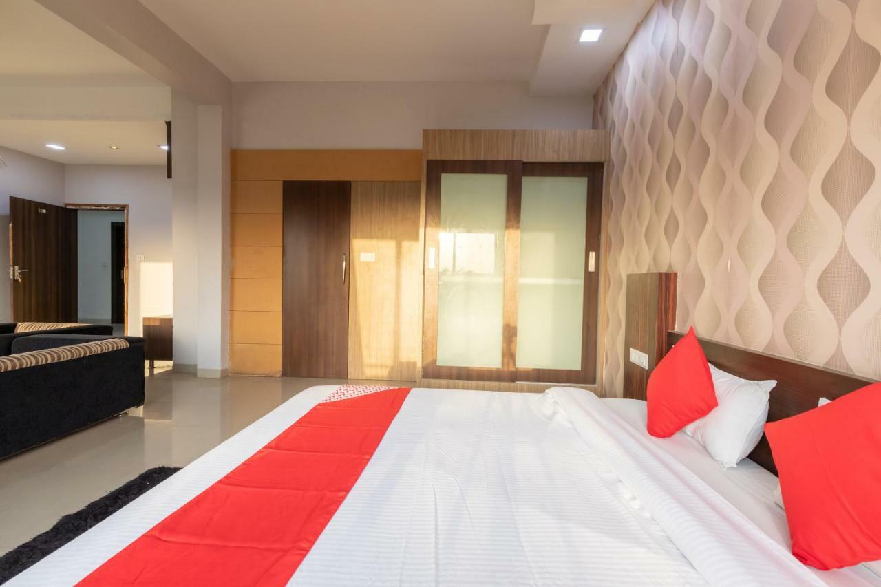 Oyo 42910 Hotel Rudra Palace Ratlām Zewnętrze zdjęcie